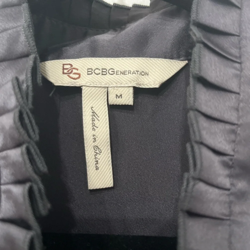 BCBGeneration Black Ruffled Top - Picture 2 of 4
